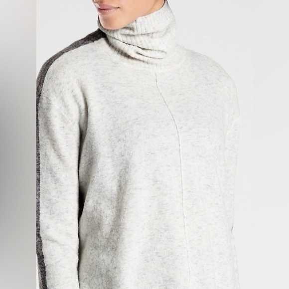 Athleta Sweaters - Athleta Transit Pullover Wool Sweater Turtleneck Heather Gray